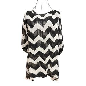 Lily Star Sheer Black and White Abstract Chevron Print Blouse Medium